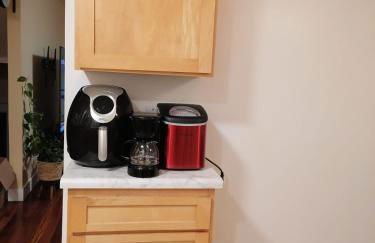 Beautiful home with your own entrance in Sandy - Foto 48