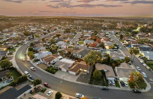 Entire Private Home with 3 Bedrooms 2 Bathrooms, Gated Yard, Garage, Hot Tub, 4-Beds, Golf, Mira Mesa, Available Now - Photo 60