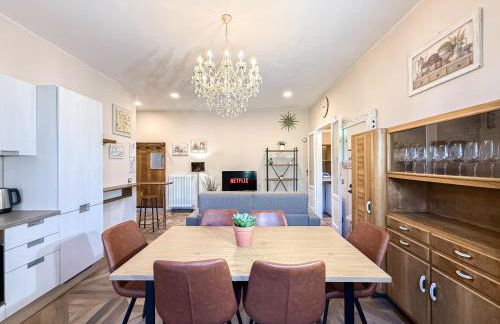 FREE PARKING - Elegant Two-Bedroom Apartment with Balcony - Foto 4