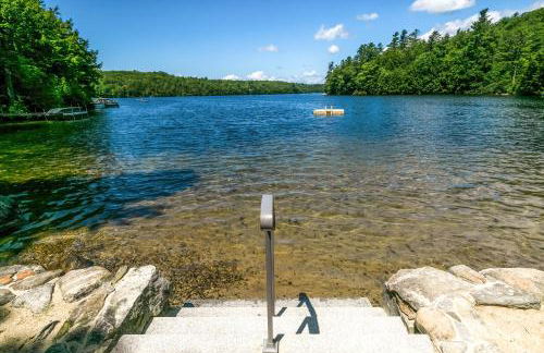 Cozy Tuftonboro Home with Deck - Walk to Beaches! - Foto 30