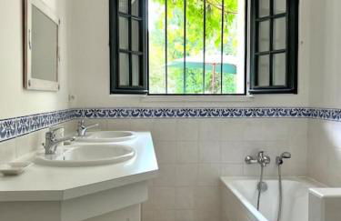 Fantastic 6 Bedroom House with stunning sea view - Foto 39