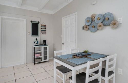 Stylish 2BR Home Near Disney and Universal Orlando - Foto 28