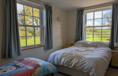 Beautiful Victorian Farmhouse - Foto 24