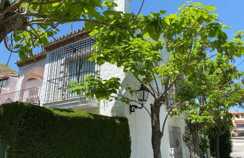 tarifa especial, sin aglomeraciones en piscina y playa, cerca de Puerto Banús - Foto 40