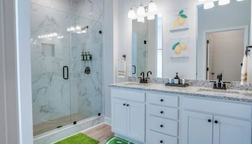 Citrus Cottage: Comfy - Hwy 10 - Peaceful Retreat - Foto 5, towels, Shower