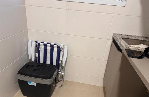 Apartamento na praia, 2 quartos e área de lazer - Foto 61