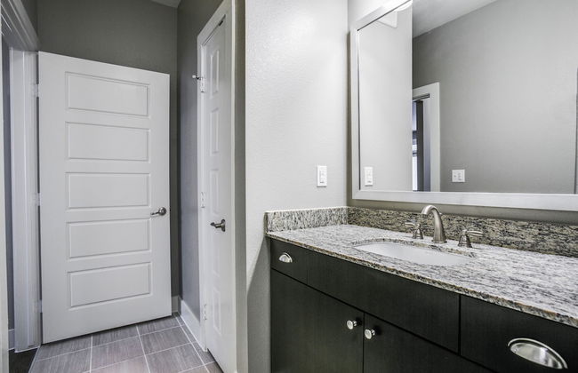 Frisco beautifully furnished 2 br apt - Photo 21