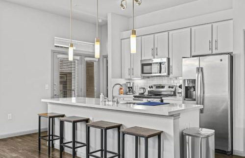 Austin Luxury 2BR 2B with Pool & FREE Parking - Foto 13