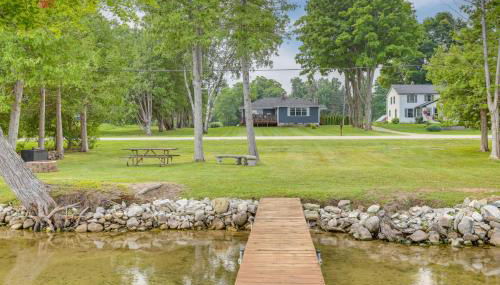 Bring Your Boat! Little Traverse Lake Getaway - Foto 2