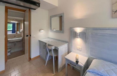 Stunning Apartment In San Feliciano - Foto 19