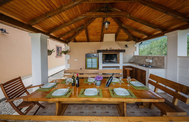 Luxury Secluded Villa w. Pool, Jacuzzi and Garden - Photo 19