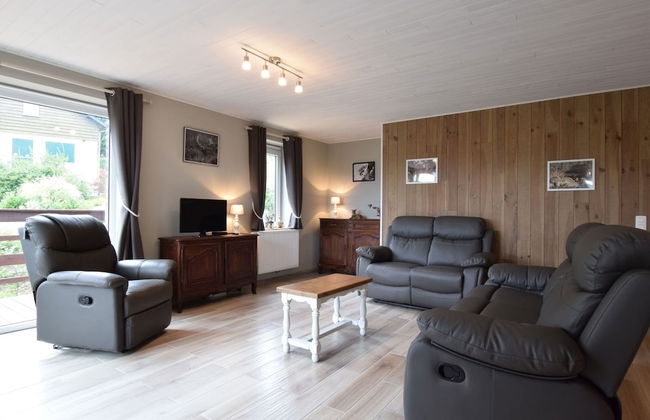 Superb Villa With a Large Garden - Photo 11