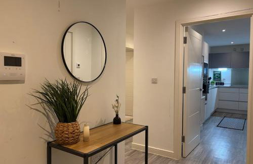 Modern and Spacious 3BR Flat W Balcony - Sleep 12 - Foto 2