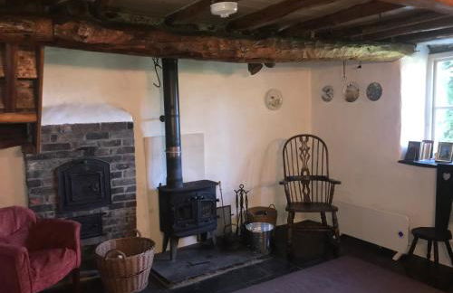 Tanybryn (Welsh meaning on the brow of a hill) - Photo 11