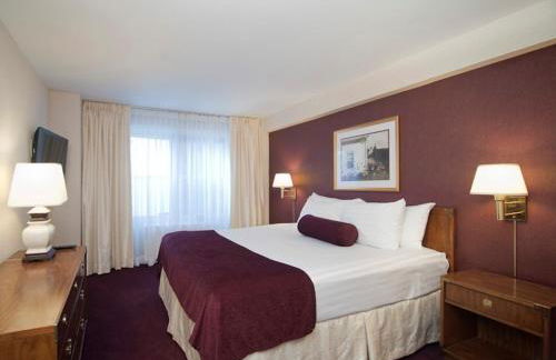 Murray Hill East Suites - Extended Stay - Photo 30