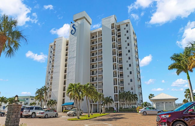 Sunset Fort Myers - Photo 44