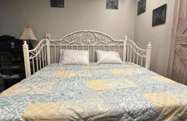 Nestled in a peaceful neighborhood - Foto 18