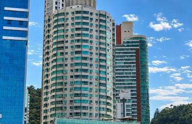 Frente Mar com Piscina, Garagem e Vista Linda - Foto 31