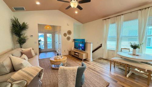 The Orange Blossom Suite Near UF Shands D-town - Photo 2