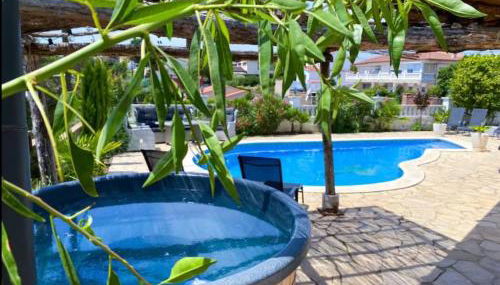 Casa Feliç, 6 people, fireplace and HotTub - Foto 3