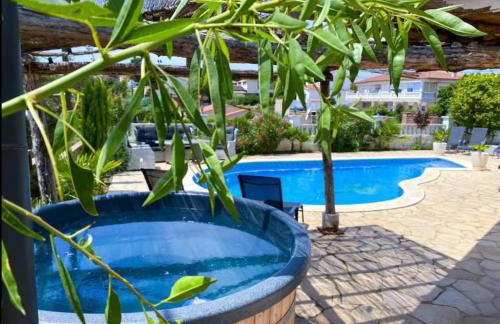 Casa Feliç, 6 people, fireplace and HotTub - Foto 3