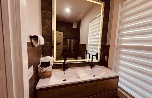 Downtown Cincinnati Boutique at Newport 3BR with 100in Cinema TV - Foto 33