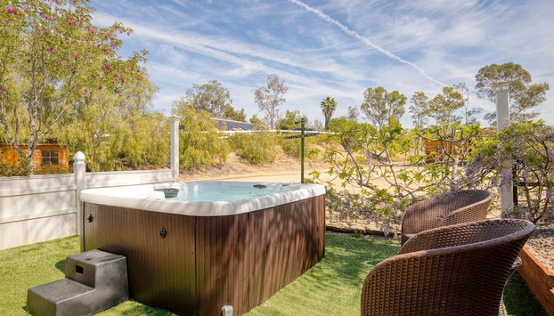 Bear Bridge by Avantstay Hilltop Haven in Temecula w Views Putting Green Hot Tub - Foto 2, Habitación