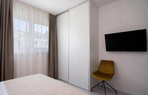 Villa Barbara & Zoran with free parking and heated swimming pool - Photo 24