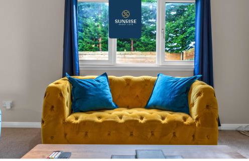 Muirton House 2 - INVOICE and REDUCED PRICE only via SUNRISE SHORT LETS DUNDEE, SLEEPS 8 has 4 Twin Bedrooms with 4 Car Parking, 2 Baths, 5 Smart TV, Fully Equipped, Garden, Free WiFi, and ONLY 9 Mins to STANNERGATE Ports - Foto 32