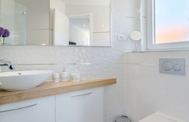 Villa Stone Pearl - Two Bedroom Holiday House With Pool - Foto 30