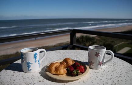 Beachfront Luxury with Spectacular Ocean Views! - Foto 27