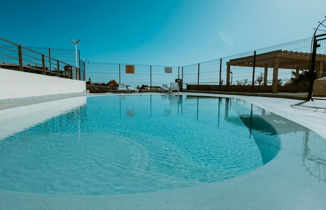 Seaview Splendor 2 Bedroom Modern Comfort - Photo 2