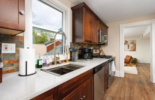 Stunning Apt w Rooftop & Game Room - Sleeps 10 - Foto 38