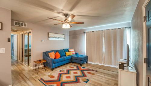 2BR Sleeps 6 Pool BBQ Gym Hot Tub & Bar Hopping! - Foto 4