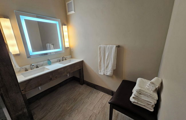 Eaglescape Suites and Event Center - Photo 28