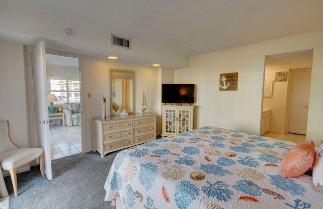 319 El Matador 2 Bedroom Condo by RedAwning - Photo 3