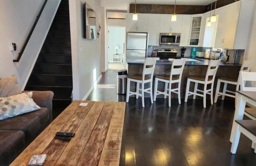 Vista Villa - 3 Bedrooms with Roof Top Deck! - Foto 6