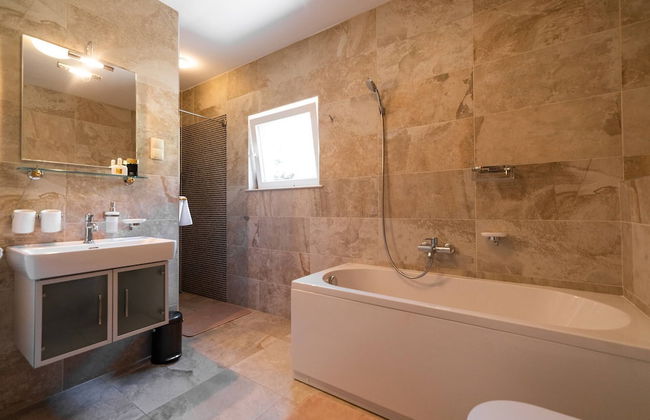 Luxury Stairway to Heaven with Pool - Foto 45