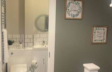 Fern House by Shortstays4u A Beautiful 2bedroom Townhouse with free parking in the town! - Foto 11