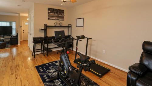 Spacious 3BR Townhouse with Balcony & Gym - Foto 4