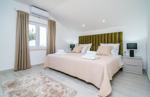 Villa Petmat - with private pool and 6 bedrooms - Photo 40