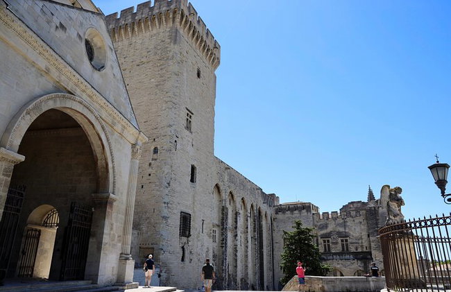Avignon And L'Isle-sur-la-Sorgue France's Antique Capital - Photo 15