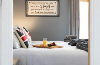 Cosy 3 Bedroom House - Private & Central - Ultra WiFi - Foto 9