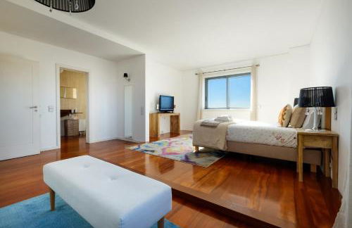 Skyview 2BR with Balcony and Garage - Foto 41