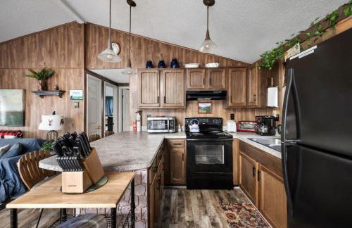 Zen Vibe w Fireplace Grill Deck & Screened Porch - Foto 16