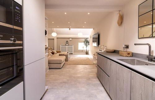 Lux Two Bedroom Home & Terrace in Stamford Centre - Foto 20