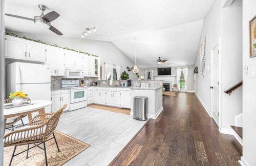 Cozy Boho Kildaire Farms Home- near Downtown - Foto 29