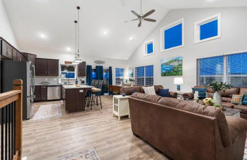 Private Hot Tub, Lake View, 18400 of Free Daily Tickets, Unique Floor Plan! - Foto $