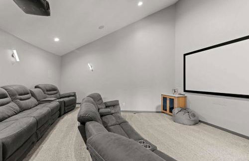 West Cabin- Yellowstone Family Retreat- Sled Hill - Foto 65