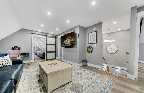 New Sunday River Ski Retreat with Hot Tub Spa - FirePit Sleeps 16 - Foto 62